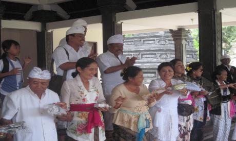 DHARMA YATRA BERSAMA LANSIA ABIANTUBUH