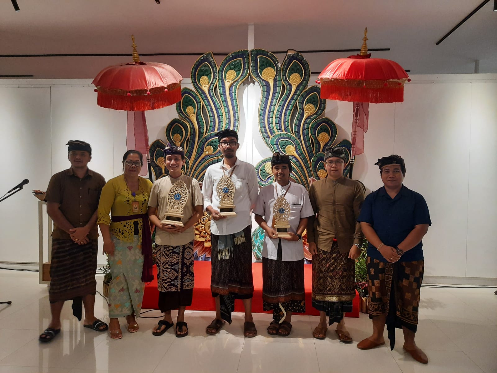 Perwakilan Kelurahan Kesiman Raih Juara 1 Lomba Ngwacen Aksara Bali Tingkat Kota Denpasar